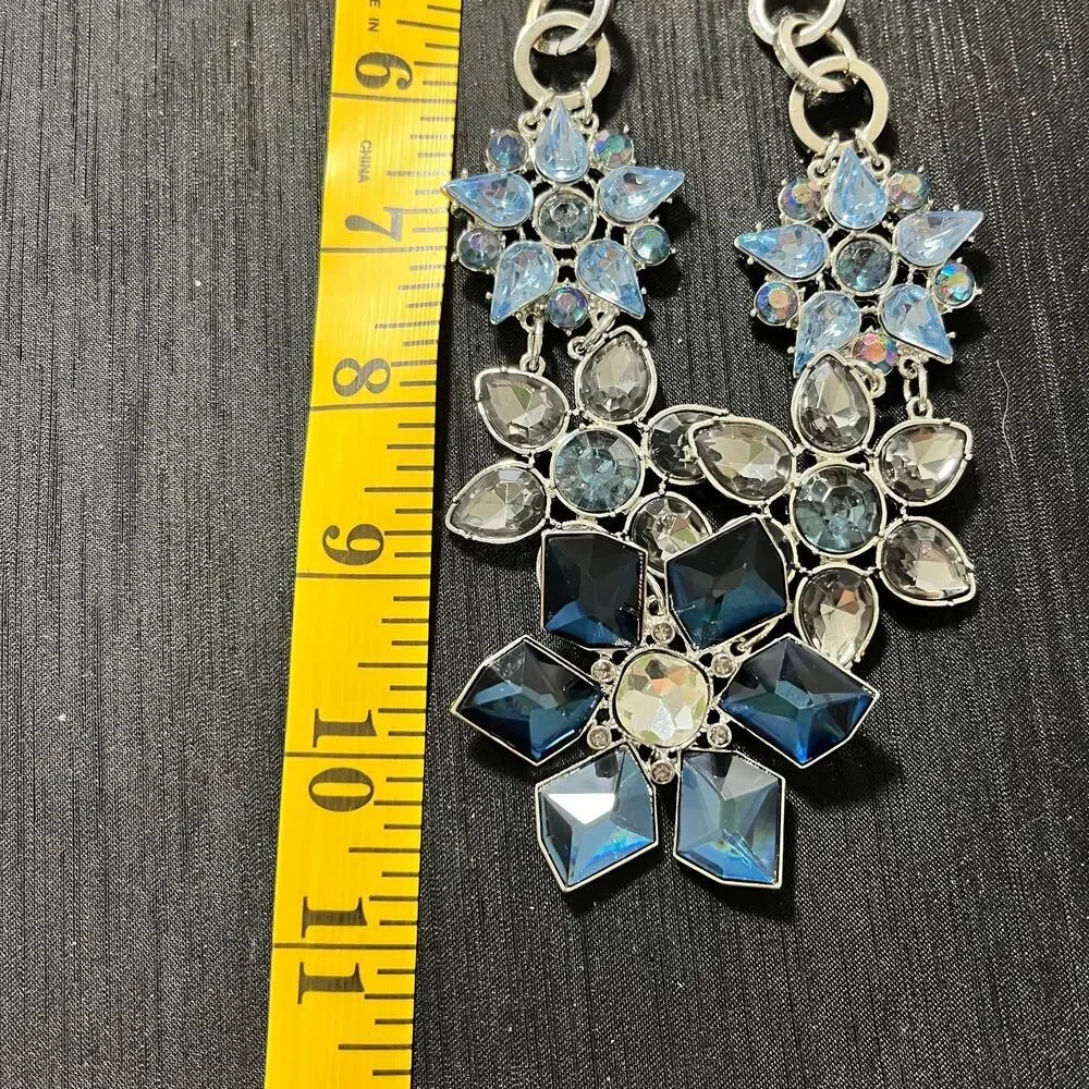 Unbranded Shades of Blue Floral Statement Necklace Silvertone Irridescent 18-20